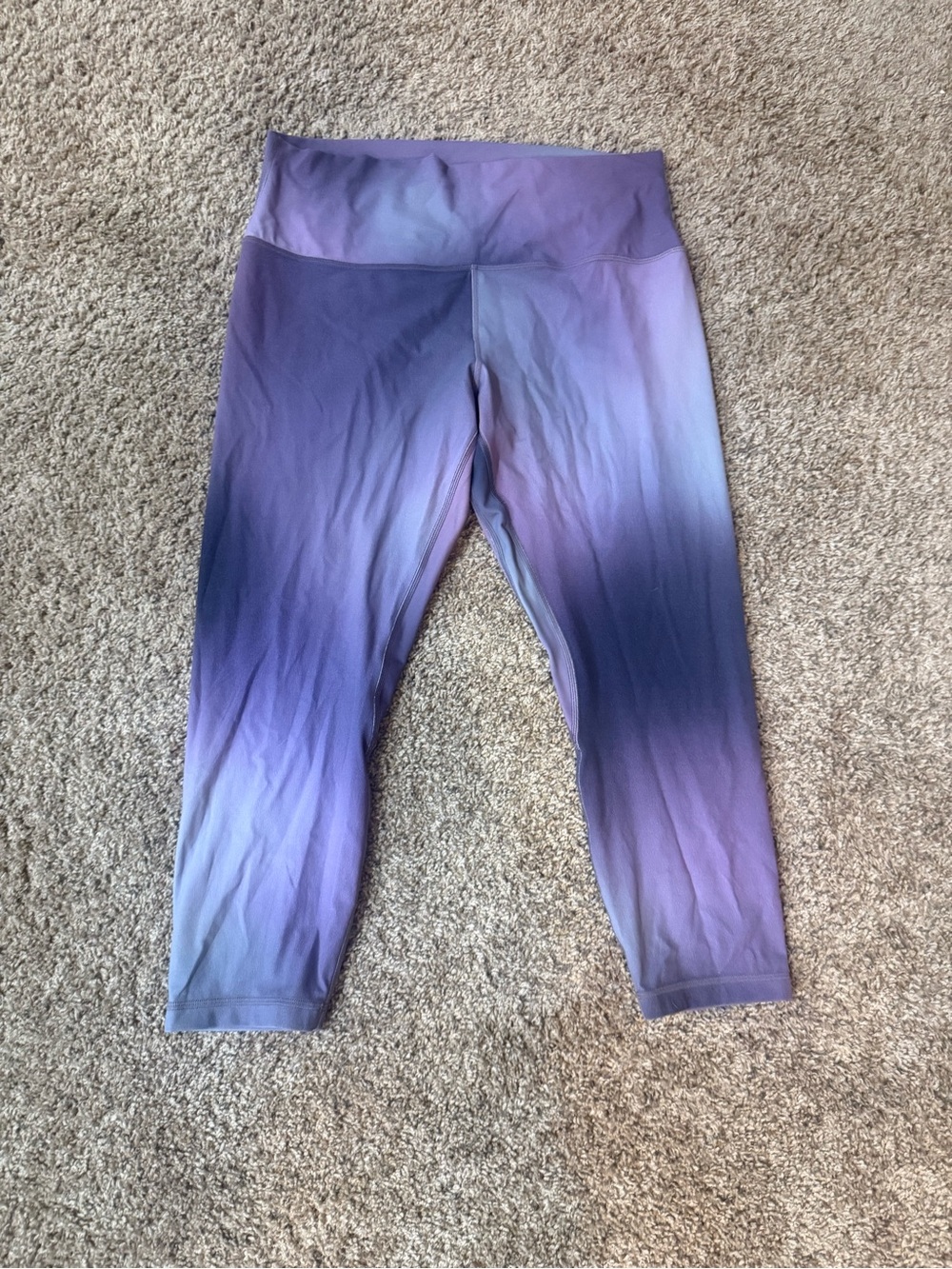 lululemon athletica Purple Ombre Capri Leggings 25” - like new